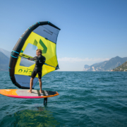 Wing-Foiling am Comersee Domaso