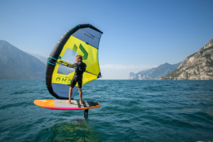 Wing-Foiling am Comersee Domaso
